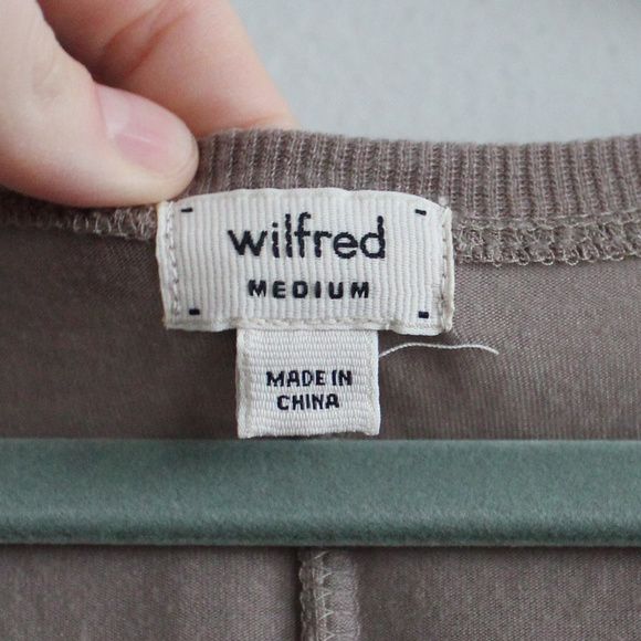 Aritzia Wilfred Dolman Sleeve V-Neck Top - Picture 11 of 13